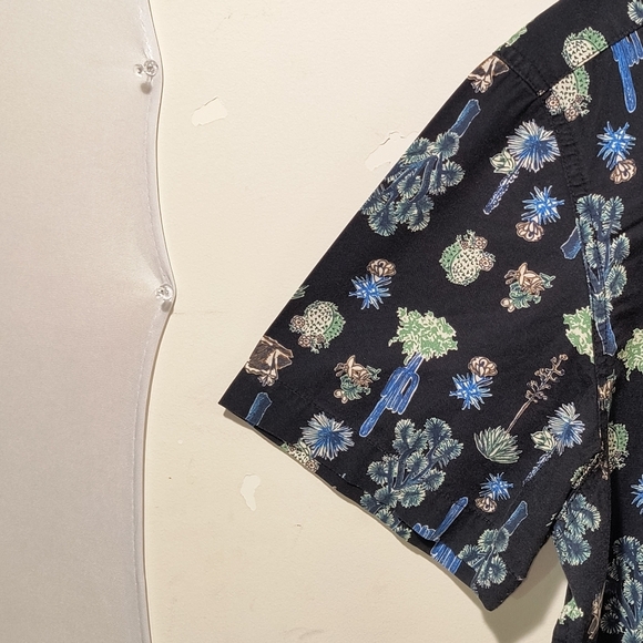 The North Face Men's Large Black Button Down Shirt - Picture 3 of 12